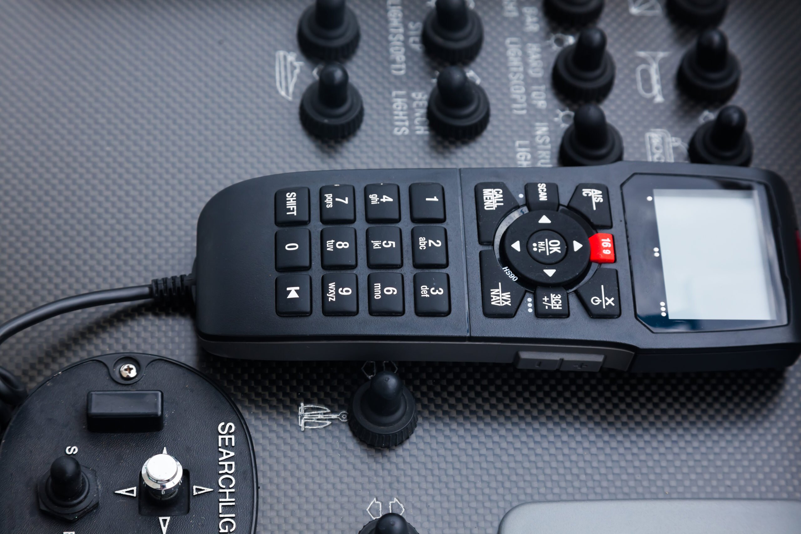 Global satellite Satellite push-to-talk radio