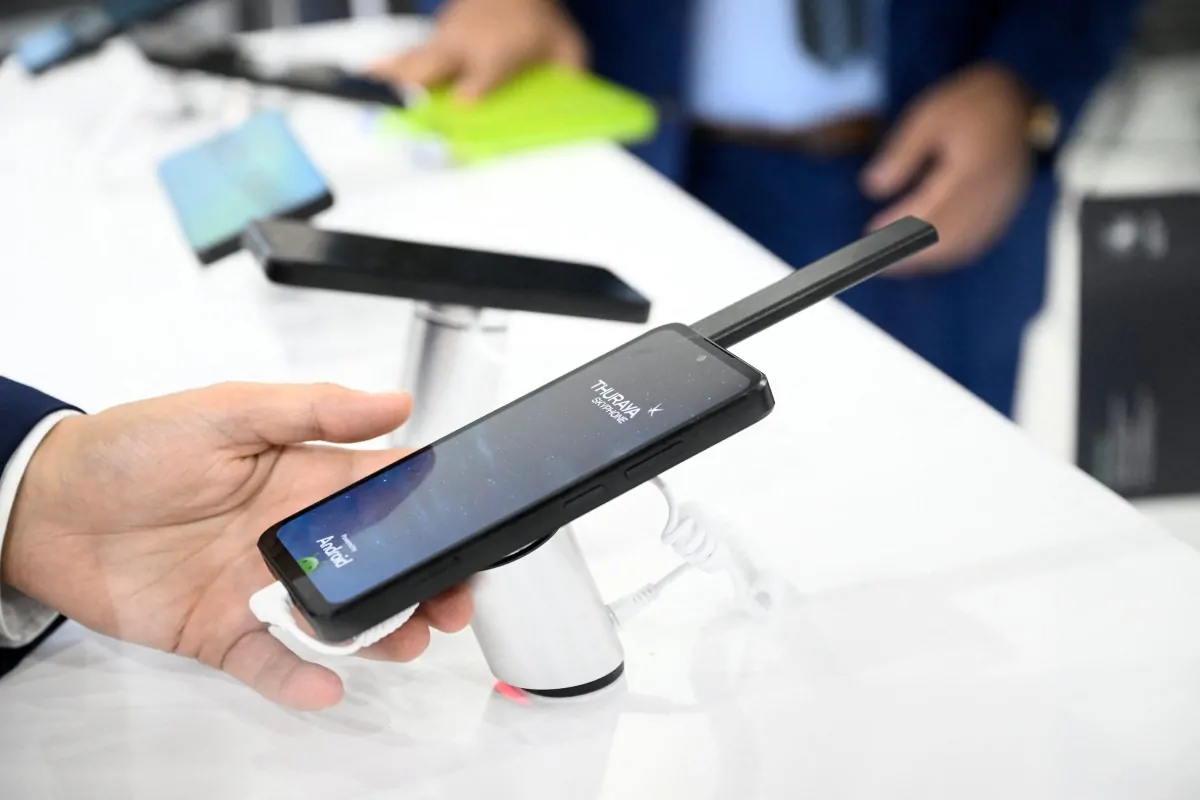 Thuraya SKYPHONE thuraya skyphone